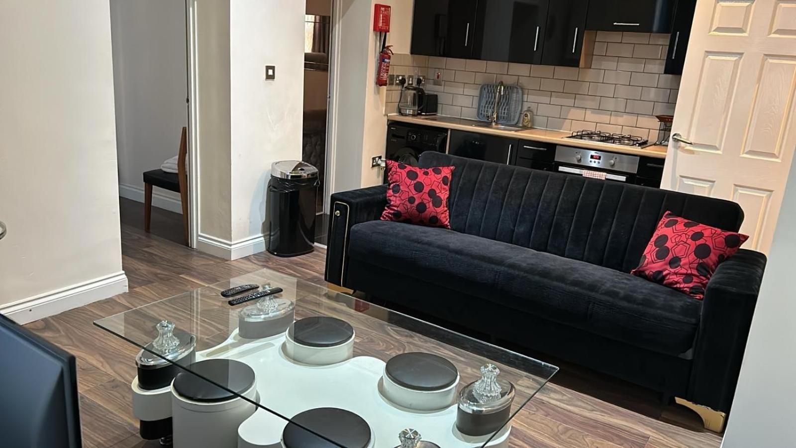 Luxurious 2 Bed Apartment Bedford Luaran gambar