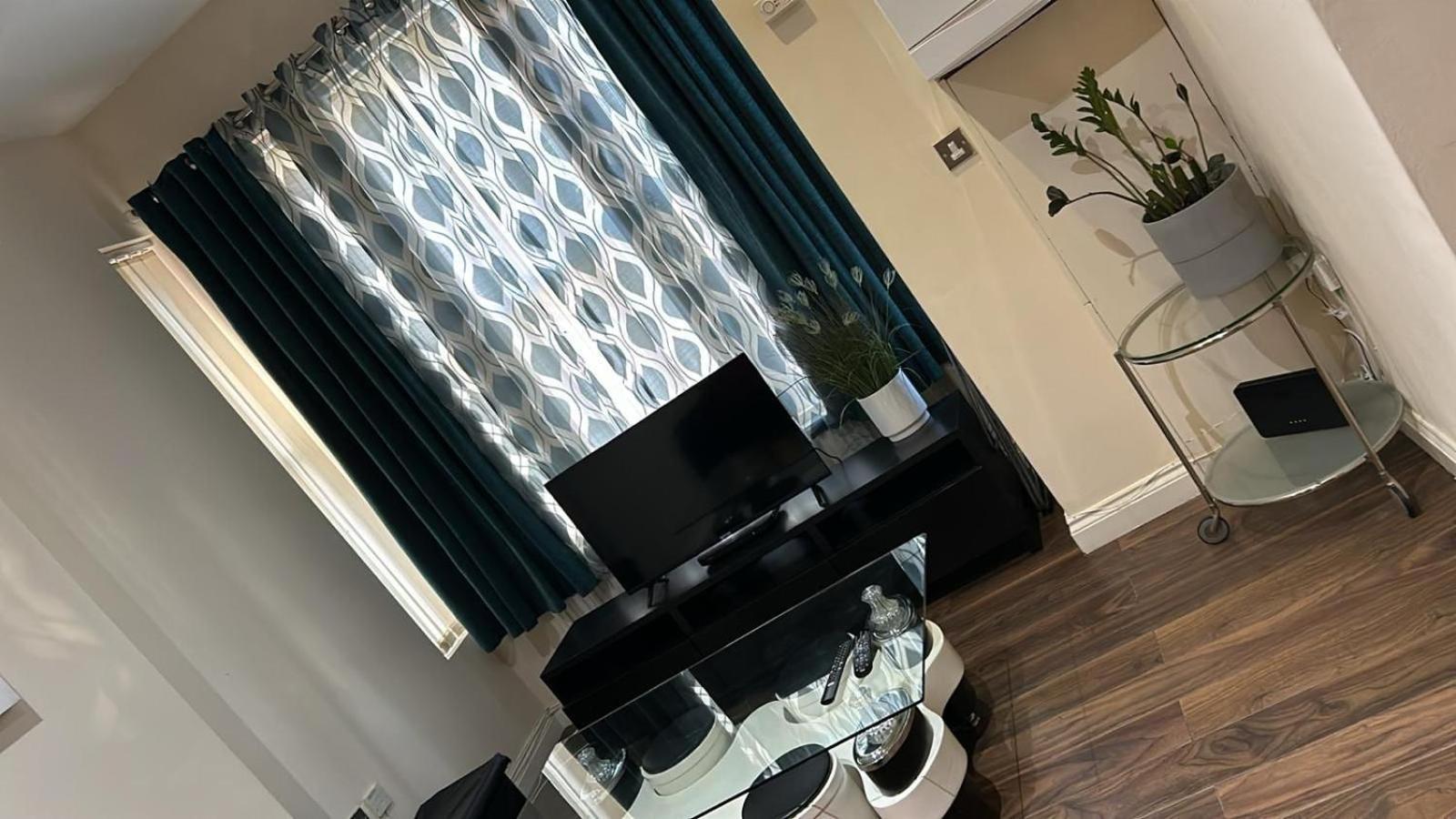 Luxurious 2 Bed Apartment Bedford Luaran gambar