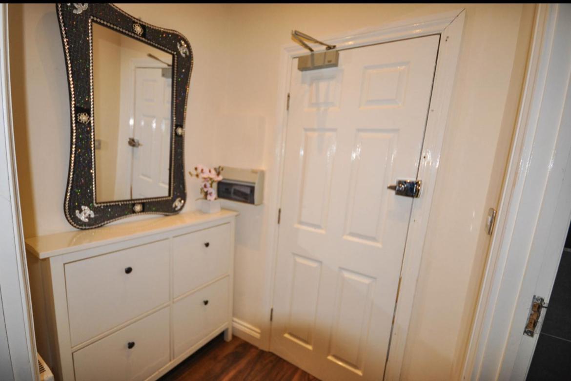 Luxurious 2 Bed Apartment Bedford Luaran gambar